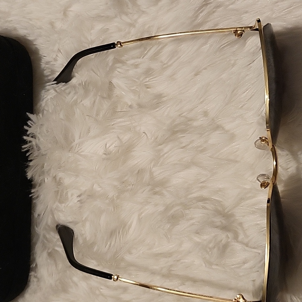 Gucci GG0817S Sunglasses - Picture 5 of 6